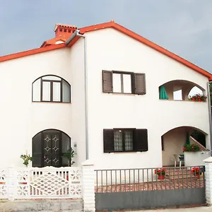 https://apartments-porec-istria-by-nina.in-istria.net